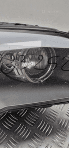 Bmw F10 F11 lampa prawa przód przednia 7203252 km 4
