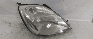 . PRZOD PRZEDNIA LAMPA PRAWA FORD FIESTA MK6 1