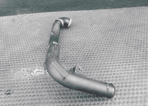 Rura 8D0145840S 3B0145834E Przewod Powietrza Kolanko Kruciec 1.9 TDI Audi A4 B5 B6 VW Passat B5 24