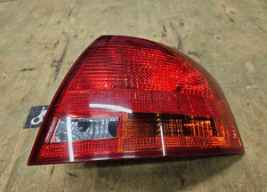 Lampa Lampy Tyl Tylna Prawa Lewa na w Blotnik AUDI A4 B7 Kombi Avant 26