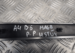 Listwa drzwi prawy przód audi A4 B6 8E0867410 radom 2