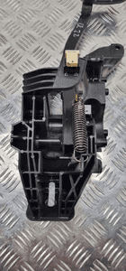 Bmw F39 F40 pedał hamulca sprzęgła 6856600 5