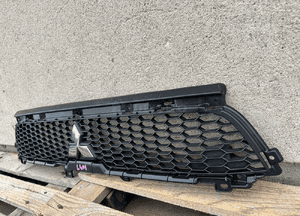 GRILL ATRAPA ZDERZAKA MITSUBISHI OUTLANDER II LIFT 2