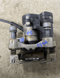 ZACISK HAMULCOWY ELEKTRYCZNY TYŁ TYLNY PRAWY VW GOLF VII 75Q0615406CK 2012- 4