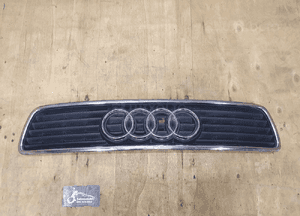 Atrapa Atrapka Gril 8D0853651E 8D0853651J Maski Ramka Chrom Znaczek AUDI A4 B5 23