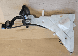 BMW X5 F15 zbiornik zbiorniczek płynu spryskiwaczy 2