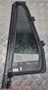 Volvo XC90 szyba karoseryjna prawa tylna tył 31651378 9