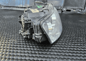 Reflektor Lampa Xenon D1S Przód Przednia PRAWA Valeo Europa Audi A4 B6 17