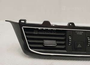 Seat tarraco kratka nawiewu środkowa 5FK819110 2