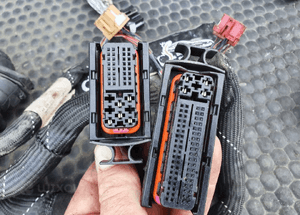 Wiazka 8E1971072NT Instalacja Silnika 1.9 TDI AVF 130KM Europa Automat Audi A4 B6 6
