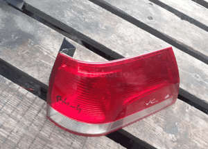 . TYL TYLNA LAMPA PRAWA OPEL VECTRA C KOMBI 2