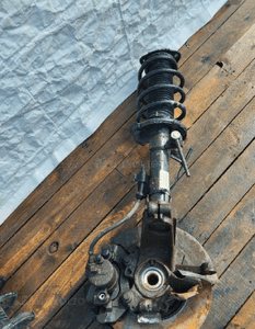 MCPHERSON AMORTYZATOR LEWY PRZÓD PRZEDNI ZWROTNICA FORD KUGA MK1 2.0 TDCI 8