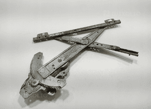 PODNOŚNIK MECHANIZM SZYBY LEWY PRZÓD PRZEDNI RĘCZNY MANUALNY DEFENDER 99-14 2