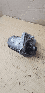 Rozrusznik starter silnika Renault Laguna III 2.0 DCI 233002654R 2