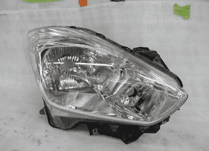 SUZUKI SWIFT MK8 ZWYKŁA IDEALNA LAMPA PRZEDNIA PRAWA PRZÓD 1