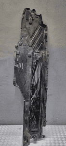 Mercedes W205 osłona podwozia lewa A2056841900 1