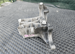 Lapa Wspornik Podpora Pompy Wspomagania Paliwa Alternator Mocowanie Rolka 2.7 3.0 TDI V6 Audi A4 B8 A5 A6 C7 A7 A8 Q5 11