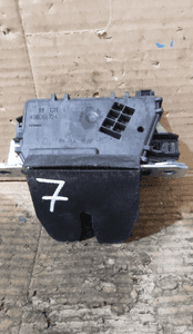 ZAMEK KLAPY TYŁ OPEL ASTRA H ZAFIRA B Nr 495058724 1