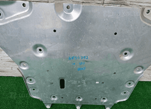 PODŁOGA POD SILNIK BMW IX I20 6894792 2