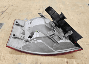 Lampa Lampy Tyl Tylna Prawa Lewa na w Blotnik AUDI A4 B7 Kombi Avant 38