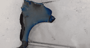* BŁOTNIK PRZÓD PRZEDNI LEWY DO TOYOTA AYGO GRANATOWY 8M6 4