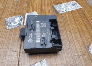 Komputer 8K0959793 C A H D 8K0959792 C A H D 8K0959795 A C 8K0959794 A Sterownik Modul Szyb Szyby Drzwi Audi A4 B8 A5 8T 33