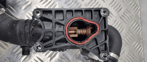 MERCEDES W177 OBUDOWA TERMOSTATU A6082000015 11