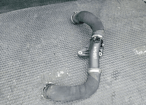 Przewod Turbiny Intercooler Chlodnicy Powietrza Filtr Rura Krociec Waz 2.7 3.0 TDI V6 Audi A4 B8 A5 Q5 6