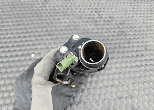 Termostat 06B121111K Obudowa Czujnik Krociec 1.8 T 2.0 ALT Audi A4 B6 B7 A6 C5 VW 7