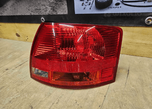 Lampa Lampy Tyl Tylna Prawa Lewa na w Blotnik AUDI A4 B7 Kombi Avant 24