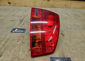 Lampa 8E5945096 Tyl Tylna Prawa na w Blotnik AUDI A4 B7 Sedan Oryginal 8