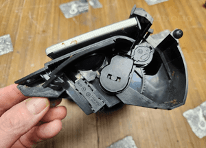 Popielniczka 2 DIN 8E0857951J 03S Klapka Wklad Carbon Srebrna Rybia Luska Audi A4 B6 B7 26