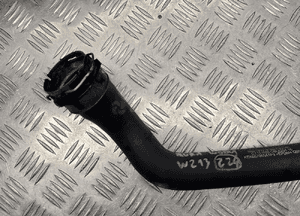 Mercedes W213 rura wąż przewód wody chłodnicy A2135010182 3