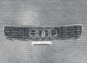 Atrapa Atrapka Gril 8D0853651E 8D0853651J Maski Ramka Chrom Znaczek AUDI A4 B5 8