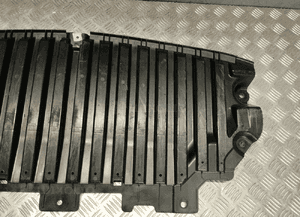 Mercedes W206 osłona płyta pod zderzak przód A2065205000 4