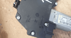 Opel Astra IV J HB 5D Silniczek wycieraczki tył tylnej klapy bagażnika 2