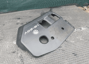 Osłona 06A103925 K L M Dekiel Pokrywa Silnika Na silnik Górna Znaczek 1.8 20V VW Golf IV 4 Skoda Seat Audi 9