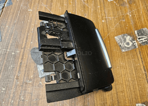 Popielniczka 8K0857951 Klapka Zapalniczka Wklad Czarna Audi A4 B8 A5 Q5 33