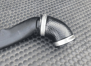 Rura 8D0145840S 3B0145834E Przewod Powietrza Kolanko Kruciec 1.9 TDI Audi A4 B5 B6 VW Passat B5 4