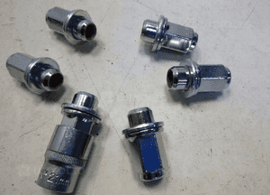 Mitsubishi pajero nakrętki felg aluminiowy M12x1.5 8