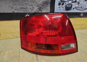 Lampa Lampy Tyl Tylna Prawa Lewa na w Blotnik AUDI A4 B7 Kombi Avant 6