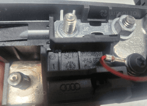 AUDI A4 B8 KLEMA PLUSOWA KB8J4590 4F0915519 4