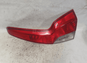 * LAMPA TYLNA PRAWA TYŁ PRAWO VOLVO V50 LIFT KOMBI 2