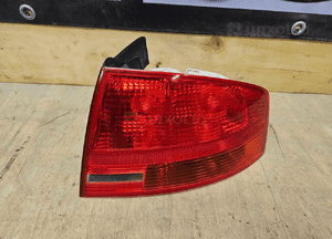 Lampa 8E5945096 Tyl Tylna Prawa na w Blotnik AUDI A4 B7 Sedan Oryginal 2