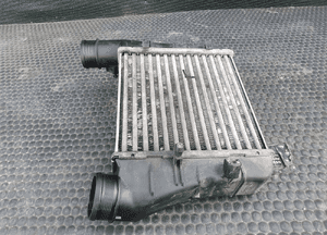 Intercooler 8E0145805AA Chłodnica Powietrza Lewy Lewa 2.0 TDI AUDI A4 B7 18
