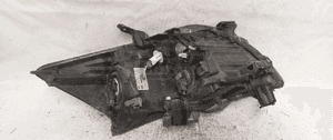 Przod przednia lampa lewa toyota auris E15 4