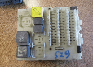 SKRZYNKA BEZPIECZNIKÓW FORD FOCUS MK1 518251905 4