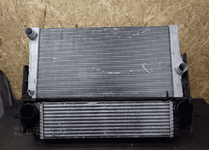 Chłodnica wody intercooler bmw 5 v F10 F11 ramka 1