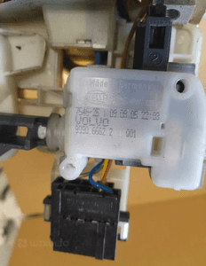 ZAMEK KLAPY TYŁ VOLVO XC70 nr 9990.6662.2 3