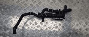 MERCEDES W177 OBUDOWA TERMOSTATU A6082000015 7